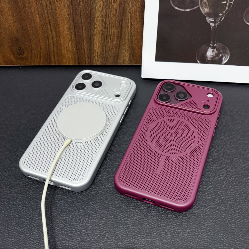 Matte Hard Pc Back Case - MagSafe対応 磁気ワイヤレス充電対応 ソリッドカラーマットソフトTPU+ハードPC 熱放散 耐衝撃 スマホケース