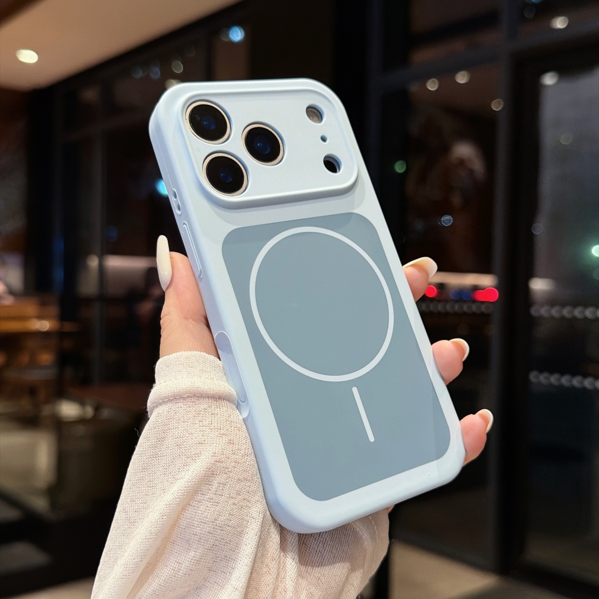 iPhone 16 Plus、13、14、15、16、17、 - Liquid Silicone Magnetic Phone Case のレビューと価格