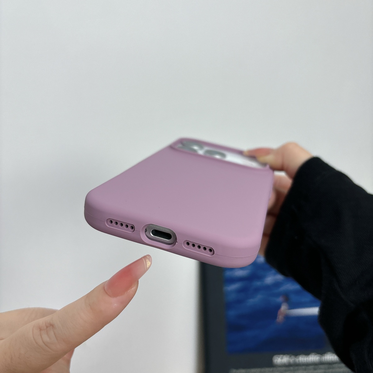 MagSafe対応 液体シリコン製 iPhone 17/16 - Liquid Silicone Magnetic Phone Case のレビューと価格
