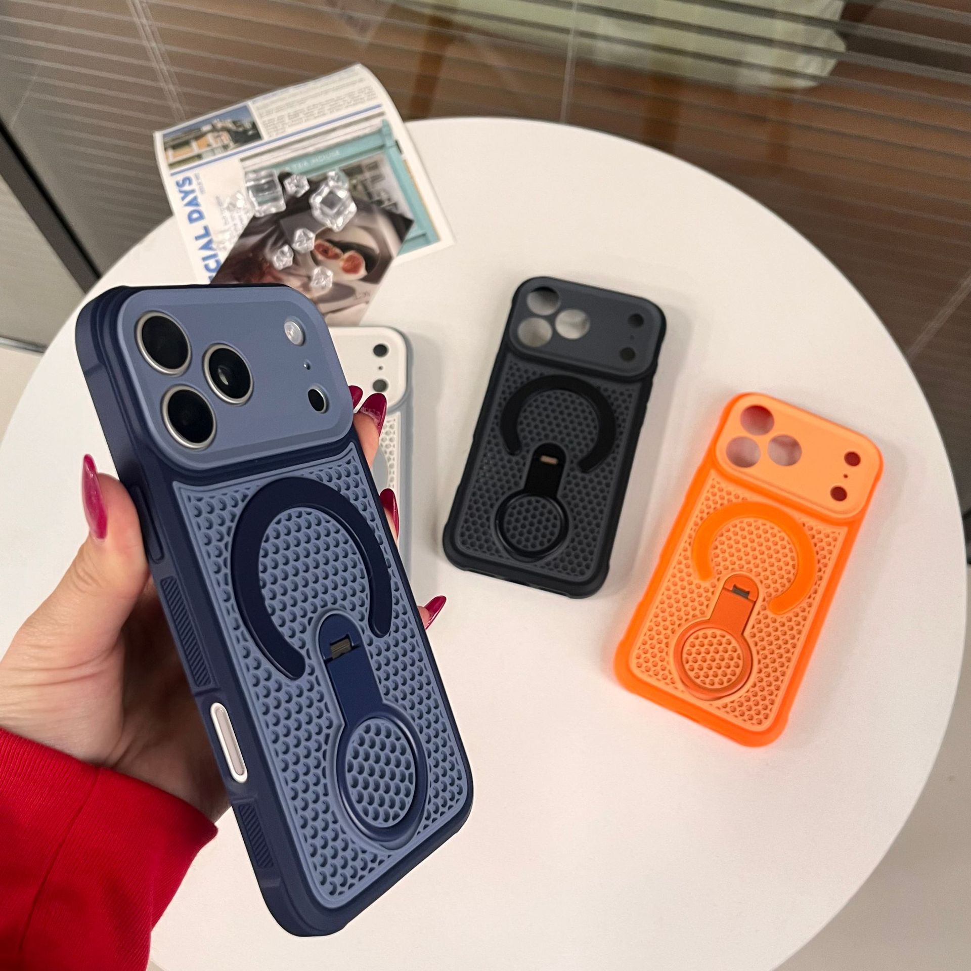 360 °   iPhone 17Air、17Pro Max - Heat Dissipation Mesh Breathable Case のレビューと価格